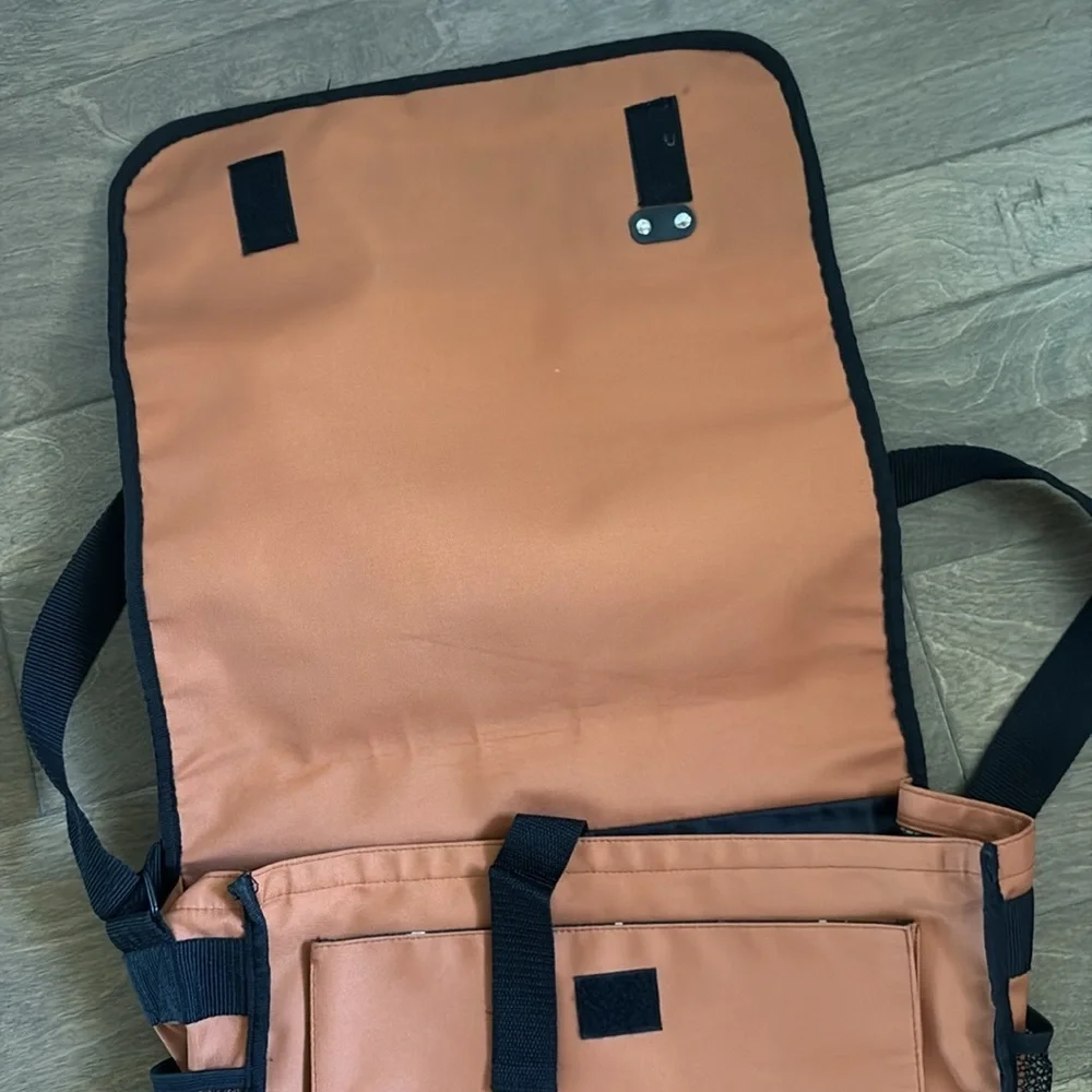 NWOT UT Longhorns Large Messenger Bag Book Bag Orange Black